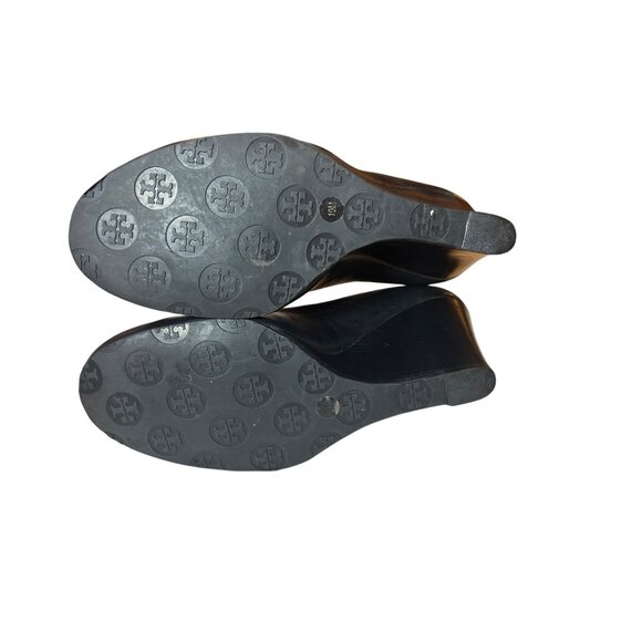 Tory Burch “Sophie” Black Buttery Soft Leather Wedge Pumps Gold Logo Size 10 M - Picture 7 of 9